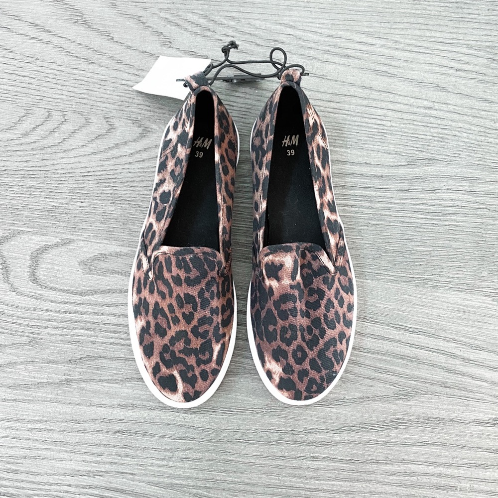 H&M Cheetah Print Slip On Size 39/9